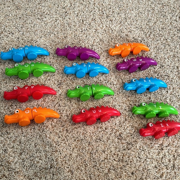 Learning Resource Alphabet alligators - Picture 2 of 3
